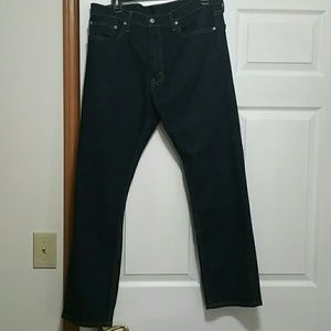 NWOT Dark denim levis style 513